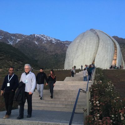 Doctoral student Prateek Bansal and Moshe Ben-Akiva, a leading researcher in transportation systems, at the Templo Bahá'í de Sudamérica during Bansal’s stay at the Universidad de Chile.