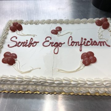 Cake with inscription "Scribo Ergo Conficiam" ("I write therefore I finish")