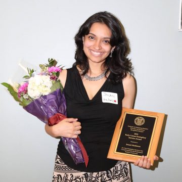 Janani Hariharan with award