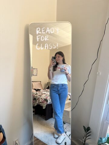 A mirror selfie of Jordan Deskins