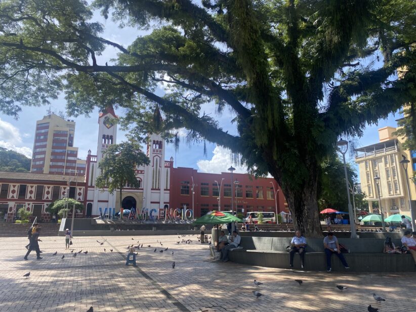 A plaza on which large letters spelling out the town's name, Villavicencio, stand